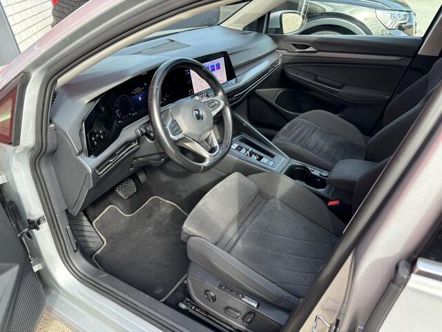 Volkswagen GOLF 1.5 eTSI 150PK 1st Edition Style AUTOMAAT / PANORAMADAK / FULL LED / SFEER / STOELVERW / NAVI / CARPLAY / DAB+ / ACC / NL-AUTO