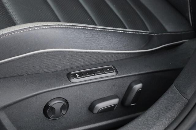 Volkswagen GOLF 1.4 eHybrid GTE | HUD | Stoelventilatie | Leder | IQ. Light | Adapt. Cruise | Elek. Trekhaak