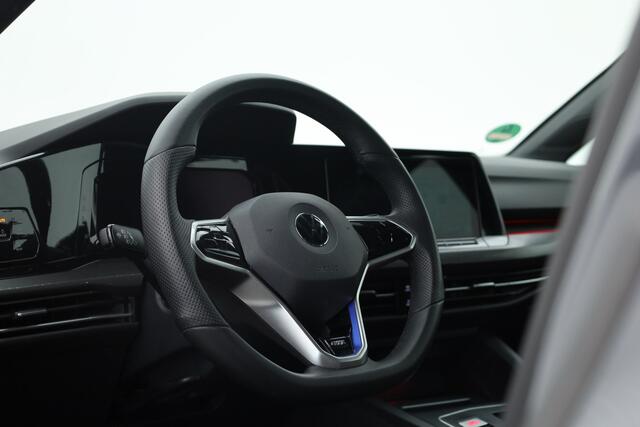 Volkswagen GOLF 1.4 eHybrid GTE | HUD | Stoelventilatie | Leder | IQ. Light | Adapt. Cruise | Elek. Trekhaak