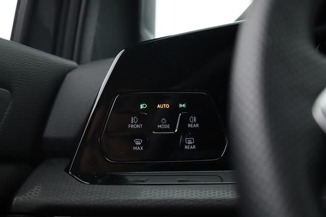 Volkswagen GOLF 1.4 eHybrid GTE | HUD | Stoelventilatie | Leder | IQ. Light | Adapt. Cruise | Elek. Trekhaak