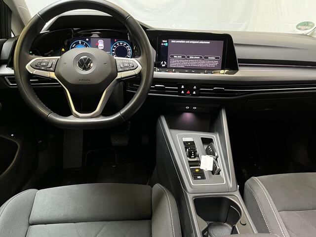 Volkswagen GOLF 1.4 eHybrid Style / AUTOMAAT/ PANO/ ELEKTR. STOEL/ STUUR-STOEL VERWARM./ APP-CONNECT/ NAVI/ DIGITAL DASH/ MATRIX/ 3-ZONE CLIMA/ ADAPT. CRUISE/ RIJ-MODI/ PARK. SENSOREN/ 16" LMV