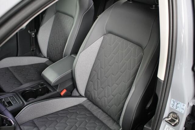 Volkswagen GOLF 1.5 TSI Life Goal Edition Navigatie | Stoel en stuurverwarming | Dodehoek assistent