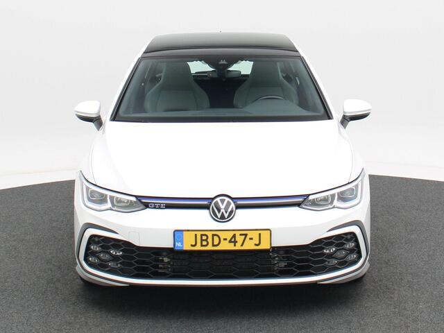 Volkswagen GOLF 1.4 eHybrid GTE | Full LED | Panorama Dak | Carplay | Climate Control | Parkeersensoren | Stoel Verwarming & Ventilatie | 18 Inch | 78.268 Km