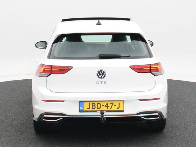 Volkswagen GOLF 1.4 eHybrid GTE | Full LED | Panorama Dak | Carplay | Climate Control | Parkeersensoren | Stoel Verwarming & Ventilatie | 18 Inch | 78.268 Km