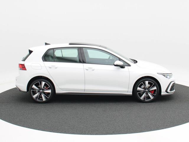 Volkswagen GOLF 1.4 eHybrid GTE | Full LED | Panorama Dak | Carplay | Climate Control | Parkeersensoren | Stoel Verwarming & Ventilatie | 18 Inch | 78.268 Km