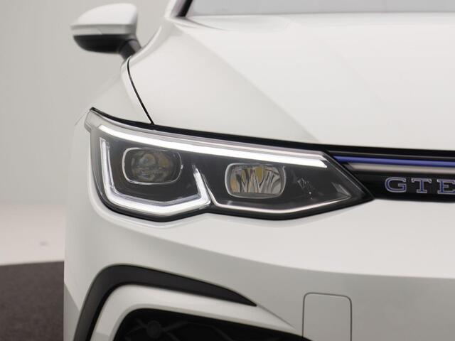 Volkswagen GOLF 1.4 eHybrid GTE | Full LED | Panorama Dak | Carplay | Climate Control | Parkeersensoren | Stoel Verwarming & Ventilatie | 18 Inch | 78.268 Km