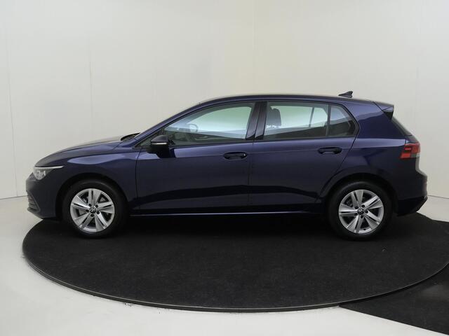 Volkswagen GOLF 1.0 TSI Life | Achteruitrijcamera | Navigatie | Dodehoek detectie | Adaptieve cruise control | Elektrisch inklapbare buitenspiegels | CarPlay | Sfeerverlichting |