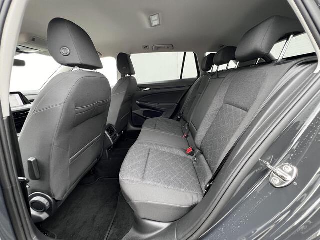Volkswagen GOLF Variant 1.5 eTSI Life Business Automaat / Trekgewicht 1.400 kg / Navigatie / Digitaal dashboard / Climate control / Navigatie / Apple Carplay Android /