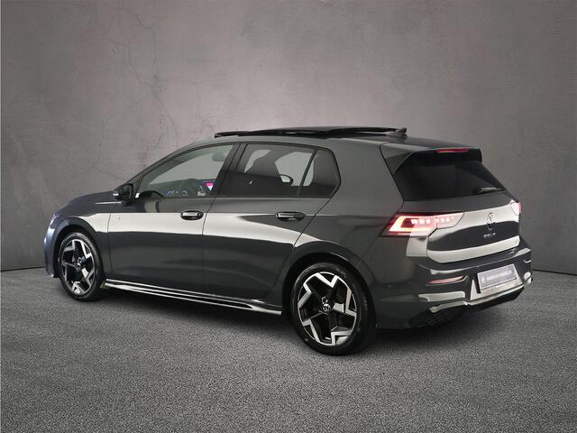 Volkswagen GOLF R-Line Edition 1.5 eTSI 150pk DSG Automaat Panoramadak, Harman Kardon audio, LED matrix koplampen, Adaptive cruise control, Achteruitrijcamera