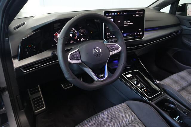 Volkswagen GOLF 1.5 eHybrid GTE 272pk | Panoramadak | Matrix | Trekhaak elektr.
