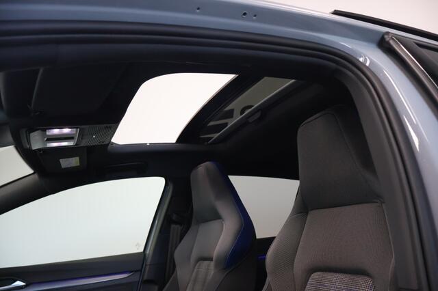 Volkswagen GOLF 1.5 eHybrid GTE 272pk | Panoramadak | Matrix | Trekhaak elektr.