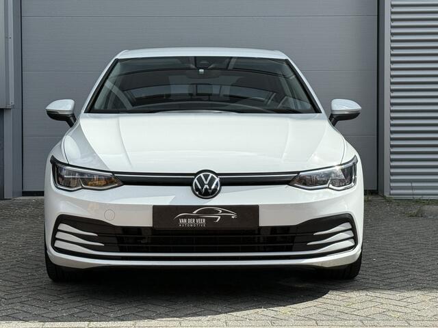 Volkswagen GOLF 1.5 eTSI Style | Nieuw model | Camera | Draadloze lader | | Apple Carplay | DAB+