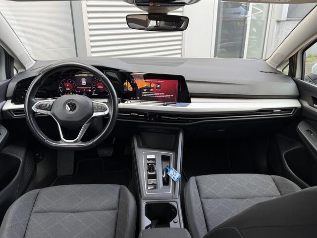 Volkswagen GOLF 1.5 eTSI Style | Nieuw model | Camera | Draadloze lader | | Apple Carplay | DAB+