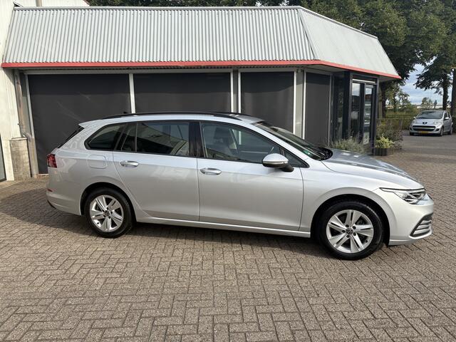 Volkswagen GOLF Variant 1.0 eTSI Life Business