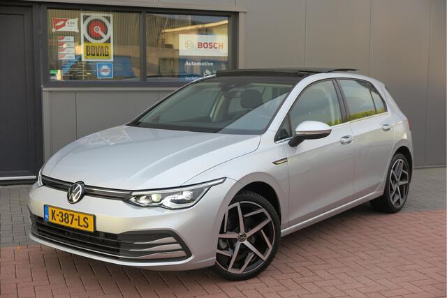 Volkswagen GOLF 1.5 eTSI 150pk DSG 1st Edition , Stoelverw. Panoramadak , Virtual cockpit, Electr. bestuurdersstoel met massage , Navigatie , DAB+ Carplay etc.