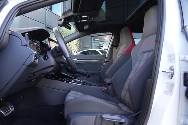 Volkswagen GOLF 2.0 TSI GTI 265pk Panoramadak/HarmanKardon/Camera