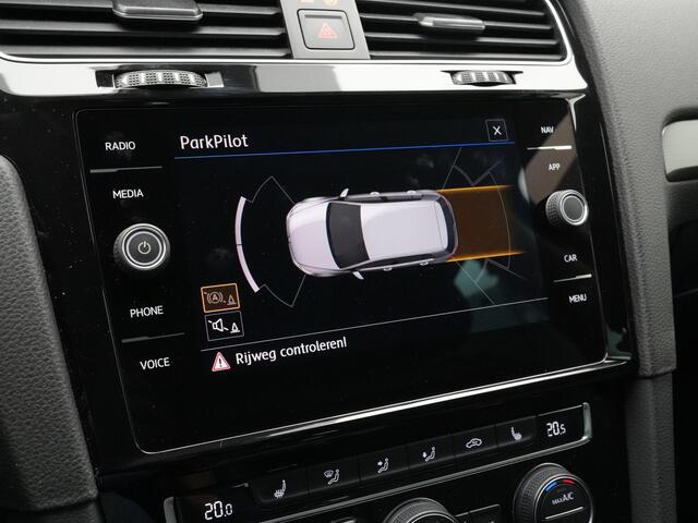 Volkswagen GOLF 1.5 TSI 130 pk DSG Highline | Stoelverwarming | Parkeersensoren voor/achter | Adaptive Cruise | CarPlay | DAB | 16 inch