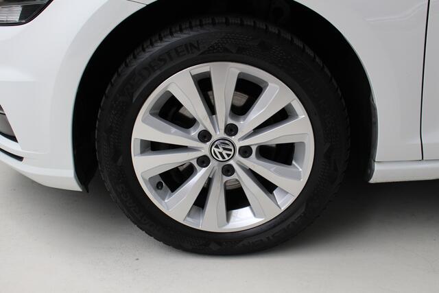 Volkswagen GOLF 1.0 TSI Comfortline Navigatie | Camera | Inklapbare buitenspiegels | Parkeersensoren