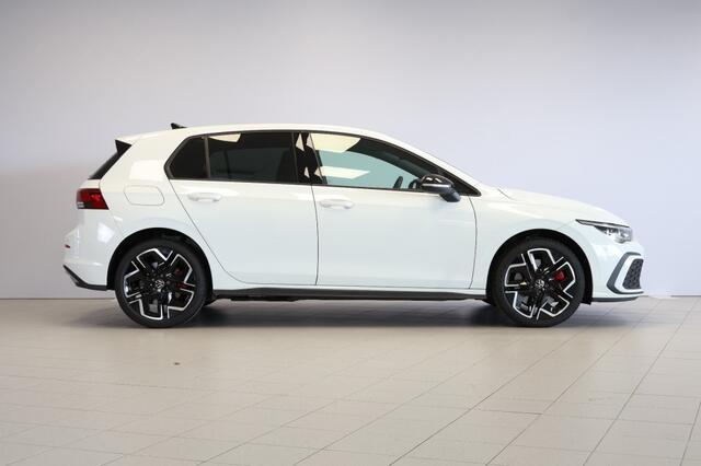 Volkswagen GOLF 1.4 eHybrid GTE 245PK - LED - 18'' R-Line velgen - Winter pakket