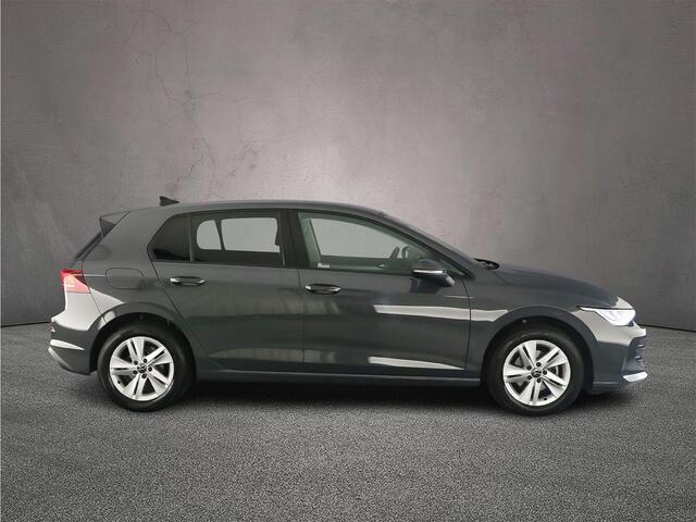 Volkswagen GOLF Life Edition 1.5 eTSI 115pk DSG Automaat Adaptive cruise control, Parkeersensoren, Stuurwiel verwarmd, LED koplampen, Airco, DAB, Stoelverwarming, App connect