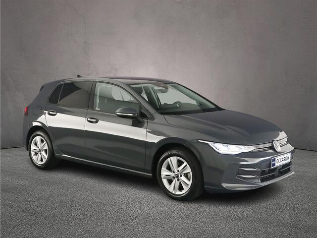 Volkswagen GOLF Life Edition 1.5 eTSI 115pk DSG Automaat Adaptive cruise control, Parkeersensoren, Stuurwiel verwarmd, LED koplampen, Airco, DAB, Stoelverwarming, App connect