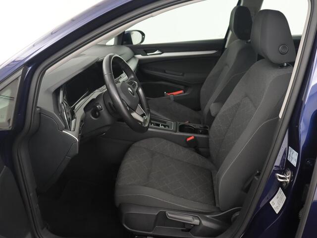 Volkswagen GOLF Variant 1.0 eTSI Life | LED | Trekhaak | Apple Carplay |