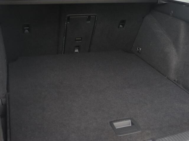 Volkswagen GOLF Variant 1.0 eTSI Life | LED | Trekhaak | Apple Carplay |