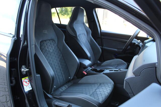 Volkswagen GOLF 1.5 eTSI 150Pk R-Line Business | Stoel/Stuurverwarming | 100% onderhouden