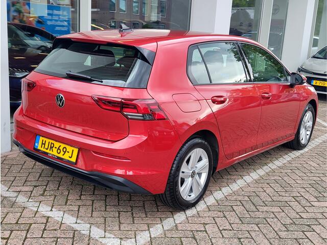 Volkswagen GOLF 1.0 eTSI LIFE DSG Virtual Cockpit | Clima | Carplay/Android