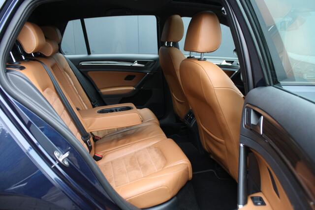 Volkswagen GOLF 1.2 TSI Business Edition Connected - PANO - LEDER- TREKHAAK - NAVIGATIE - CAMERA