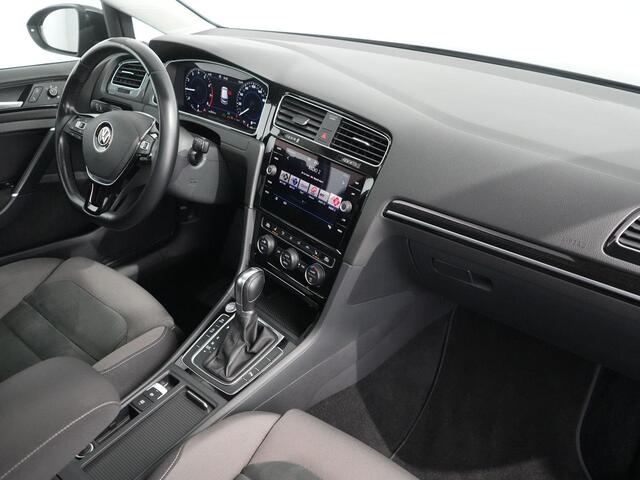 Volkswagen GOLF 1.5 TSI Highline Business R-Line | Urano Grey | Pano | Virtual | Carplay | Camera | Massage |