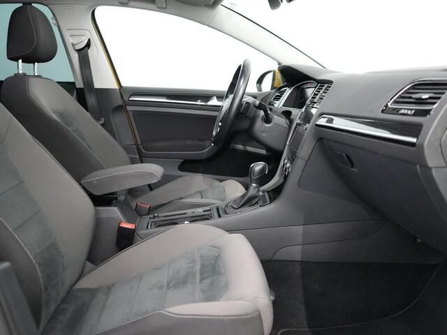 Volkswagen GOLF 1.5 TSI Highline | Standkachel | Stuur+stoel verwarming | LED | Pano | Virtual |