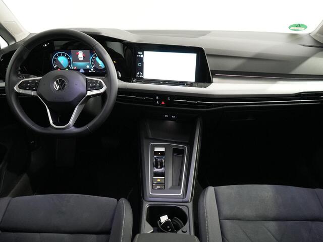 Volkswagen GOLF Variant 1.0 eTSI Life Business | Winterpakket | ACC | Camera| Trekhaak
