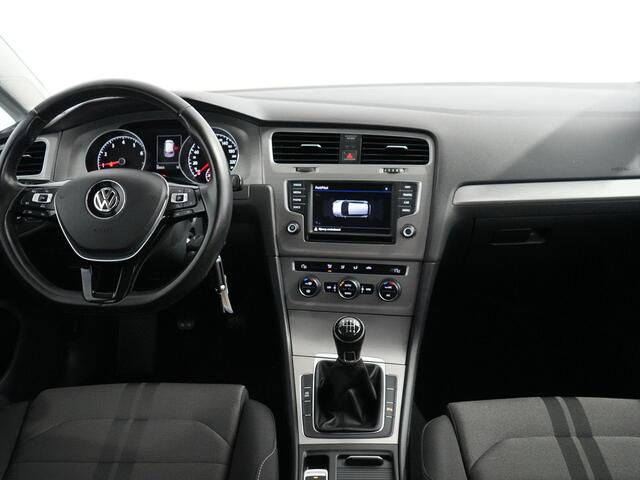 Volkswagen GOLF 1.0 TSI Connected Series | Camera | Carplay | Trekhaak |