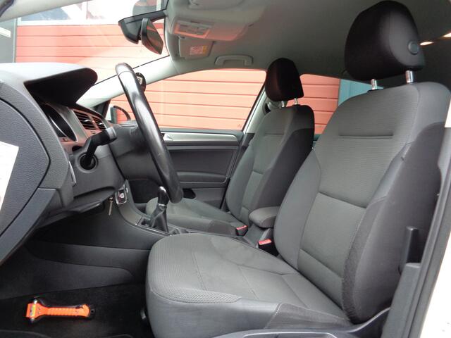 Volkswagen GOLF 1.6 TDI Connected Series 110PK Clima Cruise Navi Trekhaak