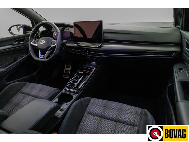 Volkswagen GOLF 1.5 eHybrid GTE Black Style 272 PK | IQ Led | Elec. trekhaak | Headup | Stoel- & stuurverw. | PDC V + A, Camera, App. connect, Navigatie, 131 KM actieradius (WLTP)