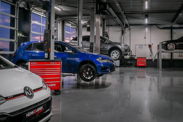 Volkswagen GOLF R-line 1.5 eTSI 150pk DSG facelift Black style/Panodak /Trekhaak wegklb./IQ Matrix LED /Head-up