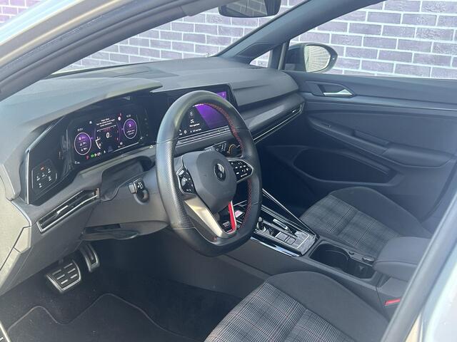 Volkswagen GOLF 2.0 TSI GTI | Panorama-Schuif-/Kanteldak | Apple Carplay/ Android Auto | Achteruitrijcamera | Parkeersensoren Voor+Achter | 18 Inch Lichtmetaal | Adaptive Cruisecontrol |