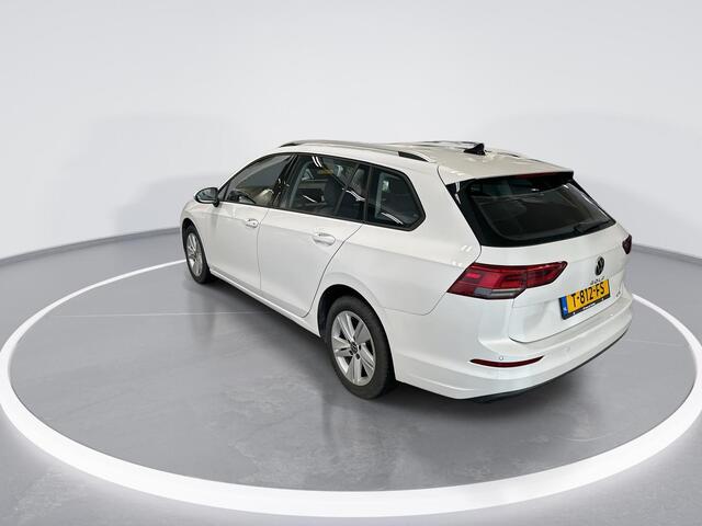 Volkswagen GOLF Variant 1.0 eTSI 110pk DSG Life · Camera · Elek.Trekhaak · Apple/Android Car Play · Navigatie · Sfeerverlichtiing · 16'' Inch · Garantie t/m 08-06-2027 of 100.000km