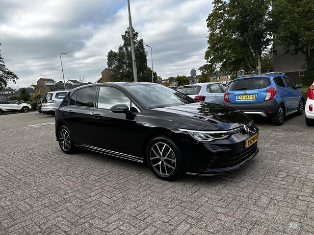 Volkswagen GOLF 1.5 eTSI R-Line Lmv Adcruise Pdc Applecarplay Navi Acamera Automaat Stoelverwarming Stuurverwarming