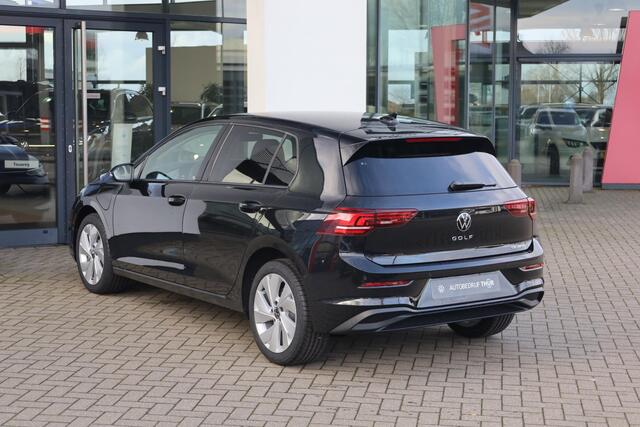 Volkswagen GOLF 1.5 eHybrid Life Edition 204PK / 150kW, Achteruitrijcamera, stoel- en stuurwiel verwarming, navigatie, Apple Carplay / Android Auto, 17" 'Nottingham' LMV, LED verlichting, DAB+, spraakbediening (voice-control), digital cockpit pro, multifunctioneel ledere