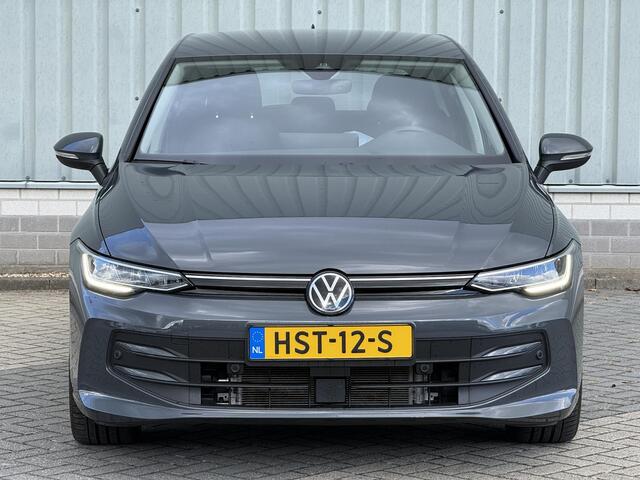 Volkswagen GOLF 8.5 1.5 e-TSI Life Edition Automaat /Apple Carplay Android Auto / Achteruitrijcamera / Comfort-pakket / Multimedia-pakket / Stuur- Stoelverwarming / Adaptief CC / Keyless Entry/Start / Lichtmetalen wielen /
