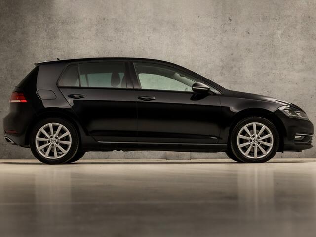 Volkswagen GOLF 1.4 TSI Sportline Automaat (APPLE CARPLAY, GROOT NAVI, LED KOPLAMPEN, ALCANTARA, PARKEERSENSOREN, SPORTSTOELEN, STOELVERWARMING, CRUISE, GETINT GLAS, NIEUWSTAAT)