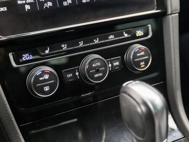 Volkswagen GOLF 1.4 TSI Sportline Automaat (APPLE CARPLAY, GROOT NAVI, LED KOPLAMPEN, ALCANTARA, PARKEERSENSOREN, SPORTSTOELEN, STOELVERWARMING, CRUISE, GETINT GLAS, NIEUWSTAAT)