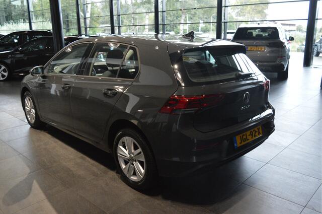 Volkswagen GOLF 2.0 TDI DSG Life Apple Carplay clima pdc 16 inch !!