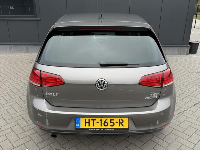 Volkswagen GOLF 1.0 TSI Business Edition Connected 116 PK | Inclusief 1 jaar garantie | Origineel NL | NAP | Navigatie | Cruise control | Climate control | Camera | Parkeersensoren | Lichtmetalen velgen | Sportstoelen | Metallic lak | DAB | All season banden | Spiegelpak