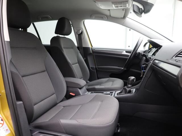 Volkswagen GOLF 1.5 TSI Comfortline Business | ADAPTIVE | CARPLAY | STOELVERWARMING