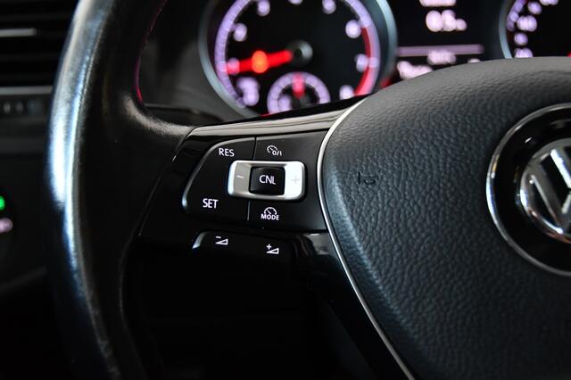 Volkswagen GOLF 1.0 TSI Highline Apple CarPlay