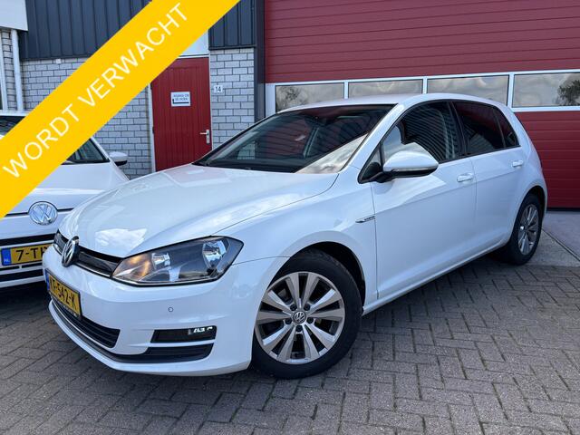 Volkswagen GOLF 1.0 TSI Connected Series CARPLAY / DAB+ / NAVI / CLIMA / PDC / CAMERA / CRUISE / NL-AUTO