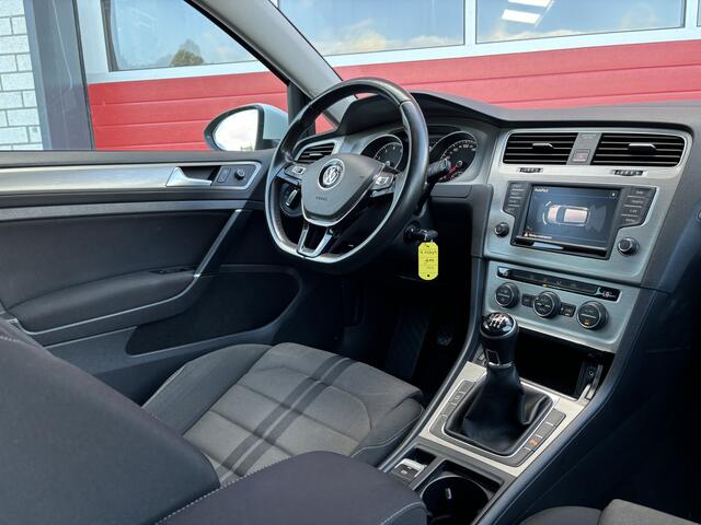 Volkswagen GOLF 1.0 TSI Connected Series CARPLAY / DAB+ / NAVI / CLIMA / PDC / CAMERA / CRUISE / NL-AUTO